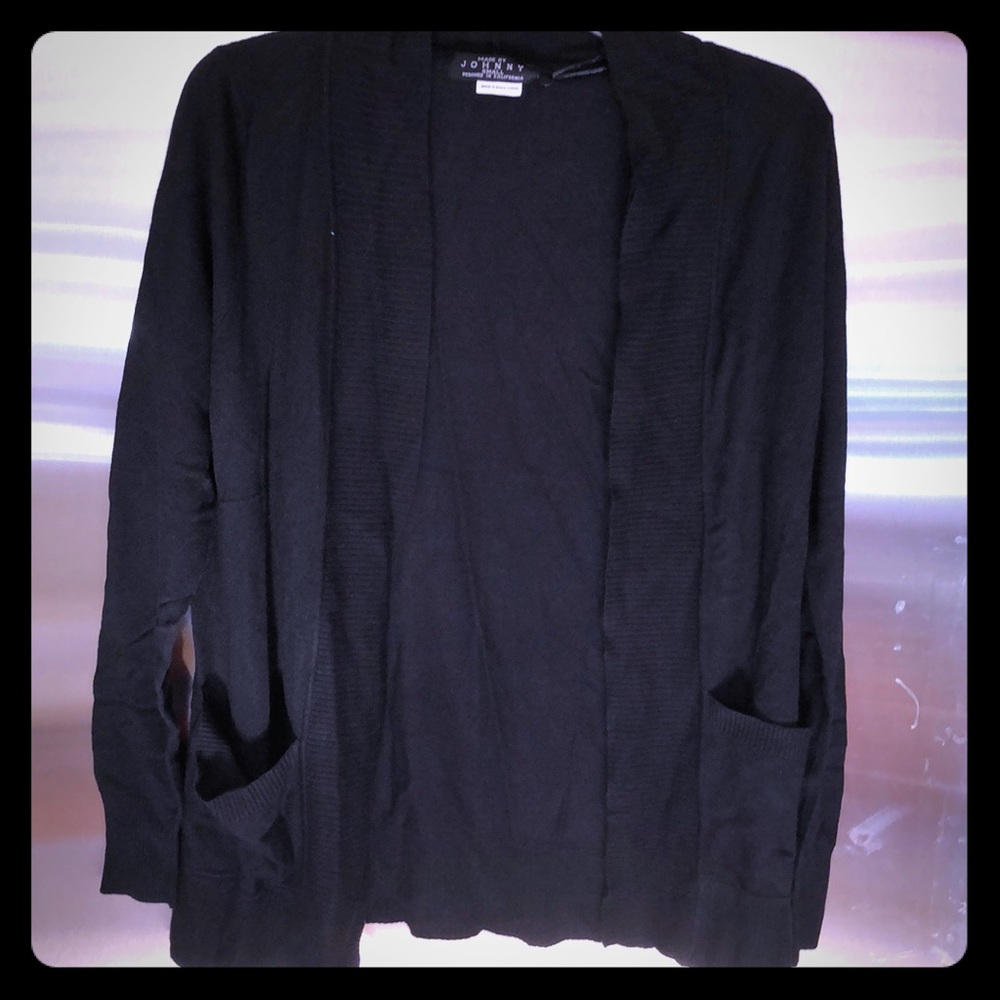 Black cardigan with pockets!